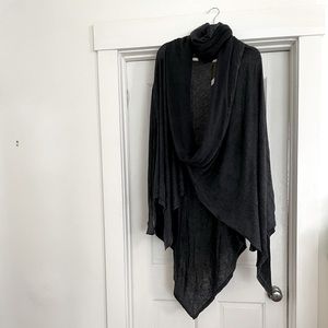 Nicholas K M/L Serius sweater with face guard; black.